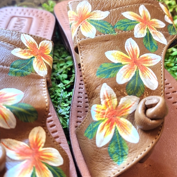 MYSTIQUE Handpainted Festive Flowers Anthro Toe Ring Slip On Leather Sandals 6 - Picture 8 of 12